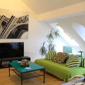 Beautiful In The City Center Apartment Prag